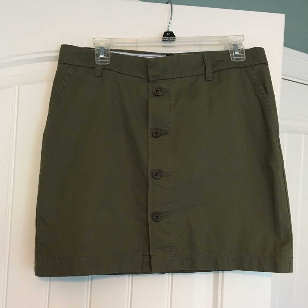 Size 8 Tommy Hilfiger skirt